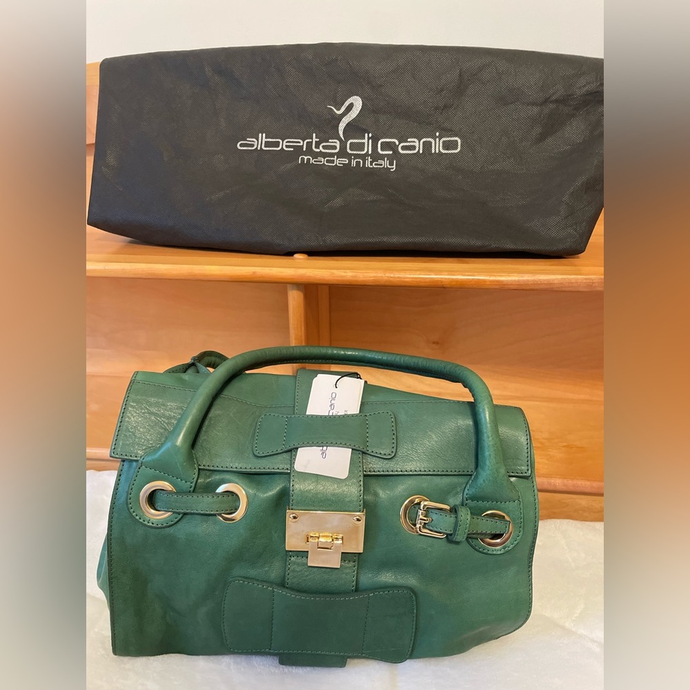 *Authentic*
alberta di canio made in Italy green shoulder bag